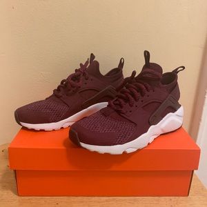 NIKE AIR HUARACHE RUN ULTRA -Women’s